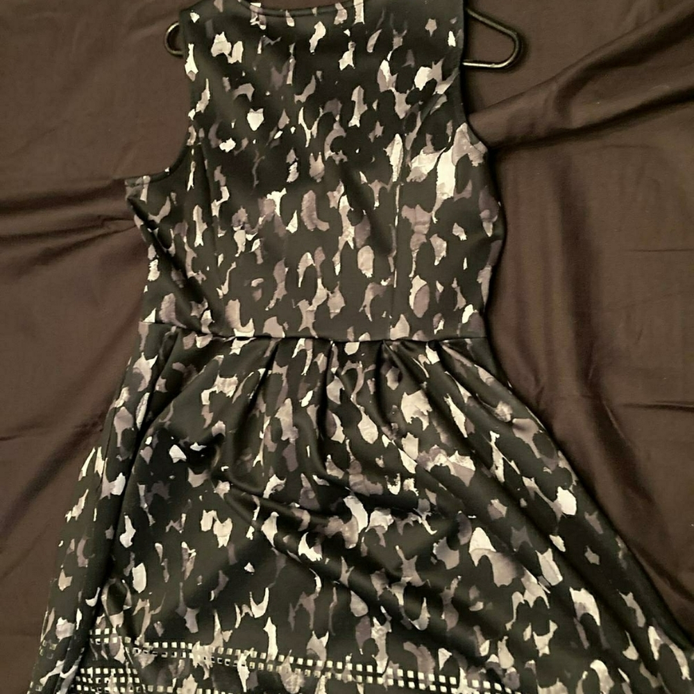 Dress - Picture 3 of 4